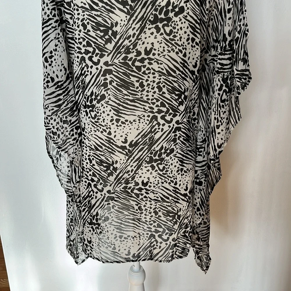 Black/White Women’s Cover Up JACLYN SMITH collection Nwt